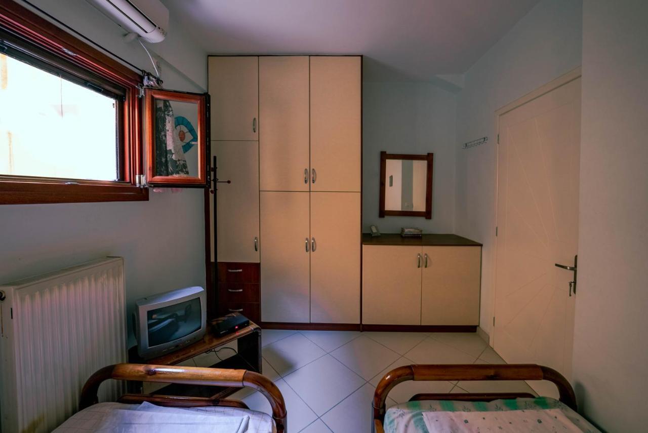 Appartamento Beautiful House In Aegina Esterno foto